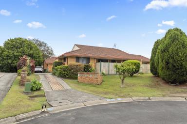 Unit For Sale - NSW - Grafton - 2460 - BOUTIQUE STYLE IN A SMARTLY REFRESHED VILLA (Image 2)