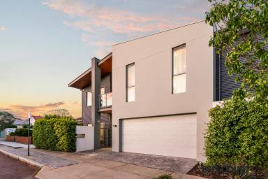 House For Sale - WA - Como - 6152 - DESIGNED FOR LIFESTYLE (Image 2)
