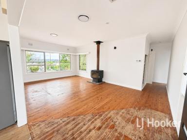 House For Sale - NSW - Inverell - 2360 - Partly Updated, Full of Potential  (Image 2)