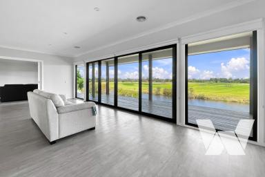 House For Lease - VIC - Eastwood - 3875 - SPACIOUS FAMILY LIVING WITH STUNNING BACKWATER VIEWS  (Image 2)