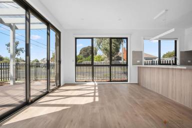 House For Lease - VIC - Carrum - 3197 - BRAND NEW BUILD | PRIME CARRUM LOCATION | QUALITY FITTINGS THROUGHOUT  (Image 2)