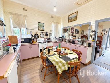 House For Sale - NSW - Inverell - 2360 - Weatherboard Cottage in great position (Image 2)