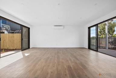 House For Lease - VIC - Carrum - 3197 - BRAND NEW BUILD | BESPOKE TOWNHOUSE | PRIME CARRUM LOCATION  (Image 2)