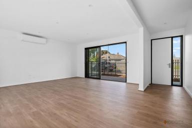House For Lease - VIC - Carrum - 3197 - BRAND NEW BUILD | BESPOKE TOWNHOUSE | PRIME CARRUM LOCATION  (Image 2)