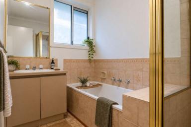 Unit For Lease - VIC - Lilydale - 3140 - Two bedroom unit with single lock-up garage  (Image 2)