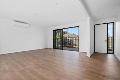 House For Lease - VIC - Carrum - 3197 - BRAND NEW BUILD | BESPOKE TOWNHOUSE | PRIME CARRUM LOCATION  (Image 2)