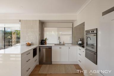 House For Sale - WA - Safety Bay - 6169 - BEAUTIFULLY RENOVATED FAMILY HAVEN ON 684m²  (Image 2)