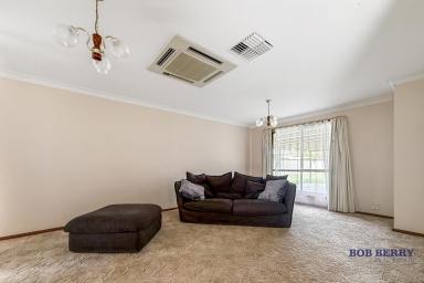 House For Lease - NSW - Dubbo - 2830 - Spacious Family Home Near Orana Mall and Schools  (Image 2)