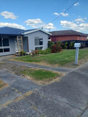 House For Sale - VIC - Morwell - 3840 - RECENTLY PAINTED HOME PLUS STUDIO $465,000-$495,000 (Image 2)