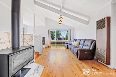 House For Sale - VIC - Seaford - 3198 - BAYSIDE LIVING – WHEN LOCATION TRULY COUNTS  (Image 2)