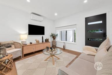 Villa For Sale - VIC - Mornington - 3931 - Renovated Villa Living in Mornington Gardens  (Image 2)