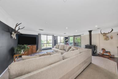 House For Sale - NSW - Tumut - 2720 - Space, Privacy & Lifestyle on a Generous Tumut Block!  (Image 2)