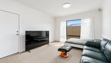 House For Sale - WA - Wellard - 6170 - Big Family Living on a Rare 731sqm Block!  (Image 2)