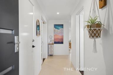 House For Sale - WA - Aveley - 6069 - Family Haven in Charming Aveley Awaits!  (Image 2)