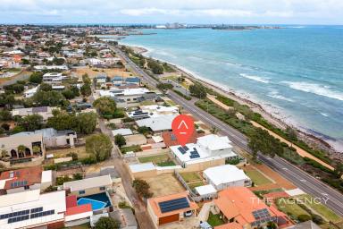 House For Sale - WA - Beresford - 6530 - NOW SELLING - Truly Exceptional Beachfront Residence With Unrestricted Ocean Views  (Image 2)
