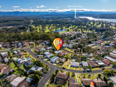 House For Sale - NSW - Catalina - 2536 - FEEL GOOD FAMILY HOME WITH A SUNNY ASPECT.  (Image 2)