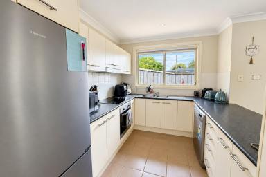 Townhouse For Lease - NSW - Raymond Terrace - 2324 - SPACIOUS FAMILY HOME  (Image 2)
