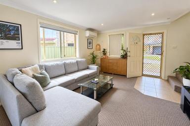 Townhouse For Lease - NSW - Raymond Terrace - 2324 - SPACIOUS FAMILY HOME  (Image 2)
