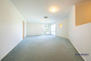 House For Lease - NSW - Narromine - 2821 - 4 BEDROOM HOME in NARROMINE  (Image 2)