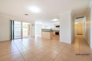 House For Lease - NSW - Narromine - 2821 - 4 BEDROOM HOME in NARROMINE  (Image 2)