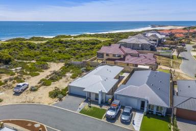 House For Sale - WA - Dawesville - 6211 - Relaxed Coastal Living Awaits  (Image 2)
