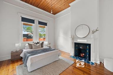 House For Sale - VIC - Bendigo - 3550 - INNER-CITY CHARACTER | IMMACULATE PRESENTATION | EXCEPTIONAL OPPORTUNITY (Image 2)