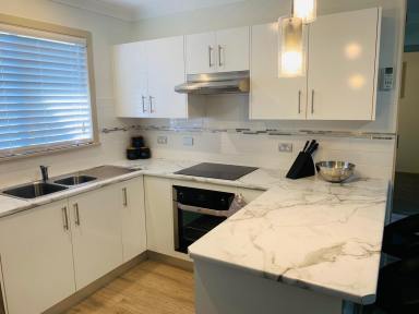 Unit For Lease - NSW - Grafton - 2460 - MODERN FULLY FURNISHED TOWN HOUSE  (Image 2)