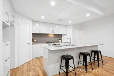House For Sale - WA - Queens Park - 6107 - Contemporary Cool with Street-Front Style! (Image 2)