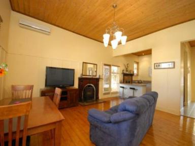 House For Lease - VIC - Bairnsdale - 3875 - 18 BULL ST, BAIRNSDALE  (Image 2)