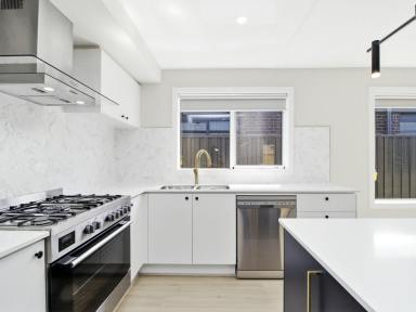 House For Sale - VIC - East Bairnsdale - 3875 - BRAND NEW METRICON, LUXURY LIVING WITH PREMIUM UPGRADES  (Image 2)