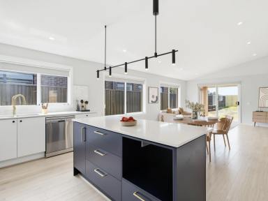 House For Sale - VIC - East Bairnsdale - 3875 - BRAND NEW METRICON, LUXURY LIVING WITH PREMIUM UPGRADES  (Image 2)