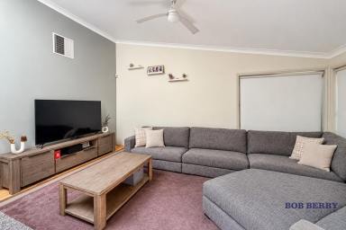 House For Lease - NSW - Dubbo - 2830 - Beautiful Spacious 3 Bedroom Home with Multiple Living Areas in a Quiet Street (Image 2)