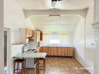 House For Sale - NSW - Ashford - 2361 - CHARMING COTTAGE ON 2680sqm  (Image 2)