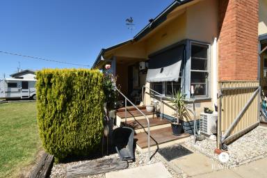 House For Sale - VIC - Wangaratta - 3677 - Comfortable Home with Subdivision Potential (STCA)  (Image 2)