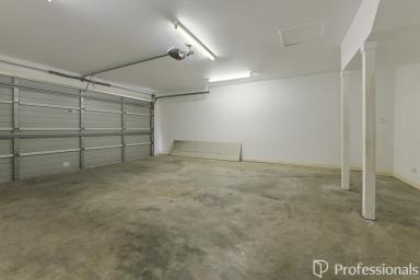 Unit For Sale - QLD - Shoal Point - 4750 - Luxury Beachside Unit! (Image 2)
