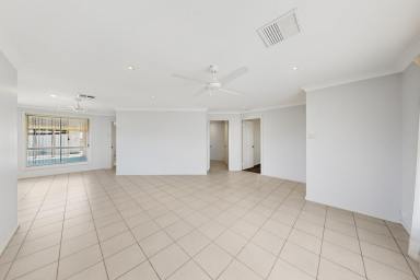 House For Sale - NSW - Merriwa - 2329 - Spacious Family Living with Excellent Extras!  (Image 2)