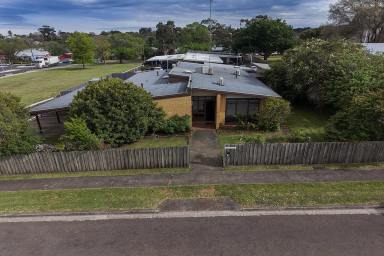 House For Sale - VIC - Hamilton - 3300 - Unique CBD opportunity (Image 2)