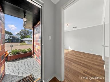 House For Sale - WA - Dawesville - 6211 - SECURE, COMFORT, TIMBERS EDGE, NATURES PLAYGROUND, RESORT FACILITIES (Image 2)