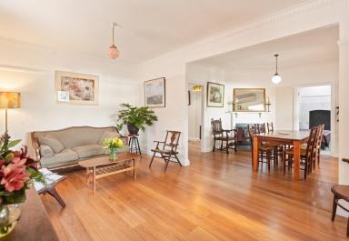 House For Sale - NSW - Bega - 2550 - AWESOME PERIOD HOME IN THE HEART OF TOWN  (Image 2)