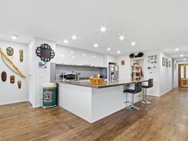 House For Sale - VIC - Bairnsdale - 3875 - RARE 1160sqm PLUS SHEDDING & SOLAR IN SHANNON WATERS  (Image 2)