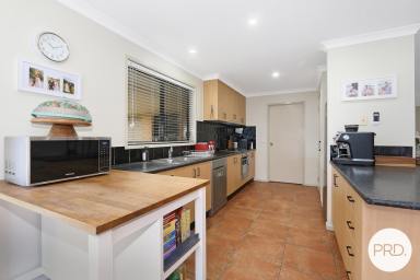 House For Sale - NSW - East Albury - 2640 - SPACE, COMFORT & A PEACEFUL EAST ALBURY OUTLOOK  (Image 2)