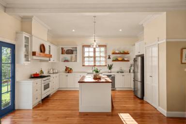 Lifestyle Auction - NSW - Tamworth - 2340 - TIMELESS CHARACTER, BEAUTIFUL GARDENS & COUNTRY LIVING  (Image 2)