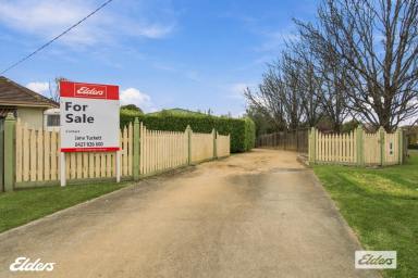 House For Sale - VIC - Yarram - 3971 - BRICK HOME WITH BEAUTIFUL SURROUNDS (Image 2)