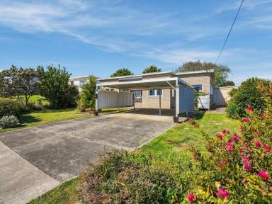 House For Sale - TAS - Dodges Ferry - 7173 - Convenience and Character in Dodges Ferry  (Image 2)