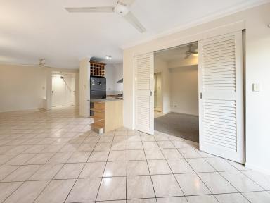 Unit For Lease - QLD - Cairns North - 4870 - Spacious & Contemporary Living in a Prime Location | 1205/2-10 Greenslopes Street  (Image 2)