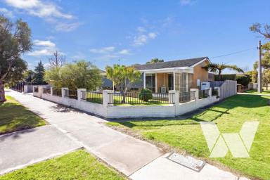 House For Lease - VIC - Bairnsdale - 3875 - CENTRALLY LOCATED WITH COMFORTABLE, LOW-MAINTENANCE LIVING  (Image 2)