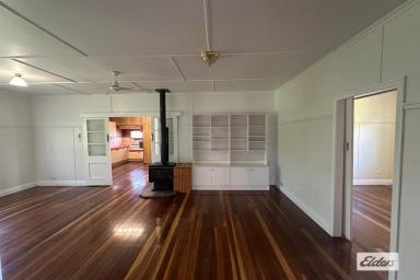 House For Sale - QLD - Gatton - 4343 - PRIME POSITION IN THE HEART OF GATTON  (Image 2)