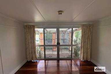 House For Sale - QLD - Gatton - 4343 - PRIME POSITION IN THE HEART OF GATTON  (Image 2)