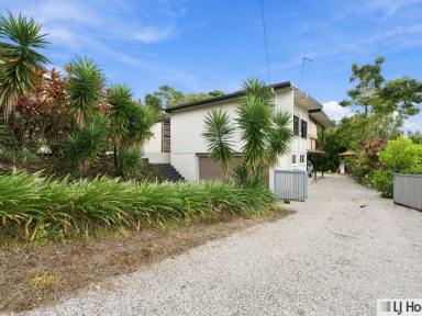 House For Sale - QLD - Tully - 4854 - Spacious Family Living with Room to Entertain!  (Image 2)