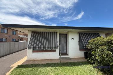 Unit For Lease - NSW - Dubbo - 2830 - Renovated One Bedroom Unit in Central Location  (Image 2)